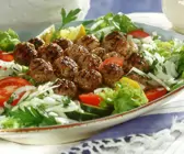 Gegrillte Lammfleischspieße