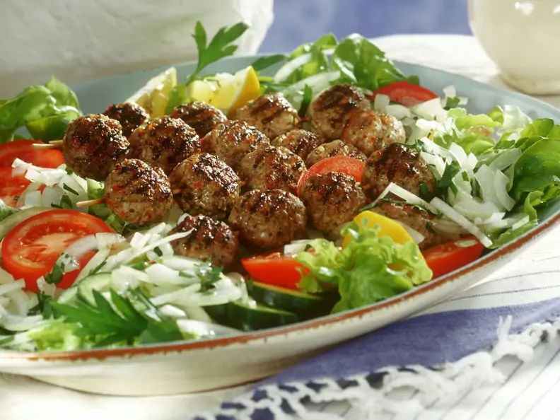 Gegrillte Lammfleischspieße