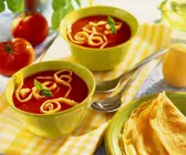 Tomatensuppe mit Pfannkuchen