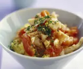 Schmortopf mit Tintenfisch und Tomaten