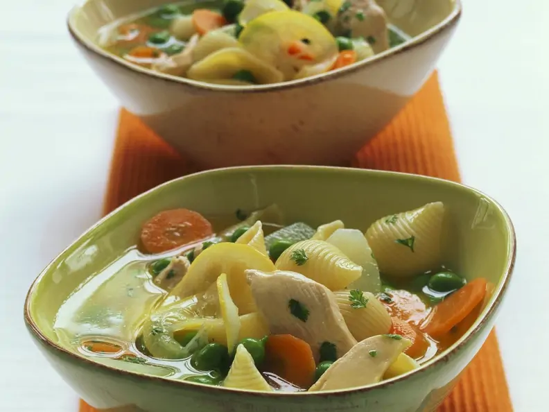 Hähnchentopf mit Kohlrabi, Nudeln und Zitrone