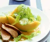 Entenbrust mit Melone und Blattsalat