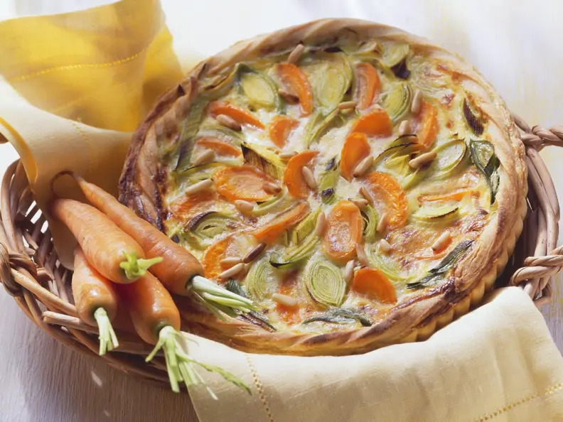 Vegane Gemüsetarte mit Pinienkernen