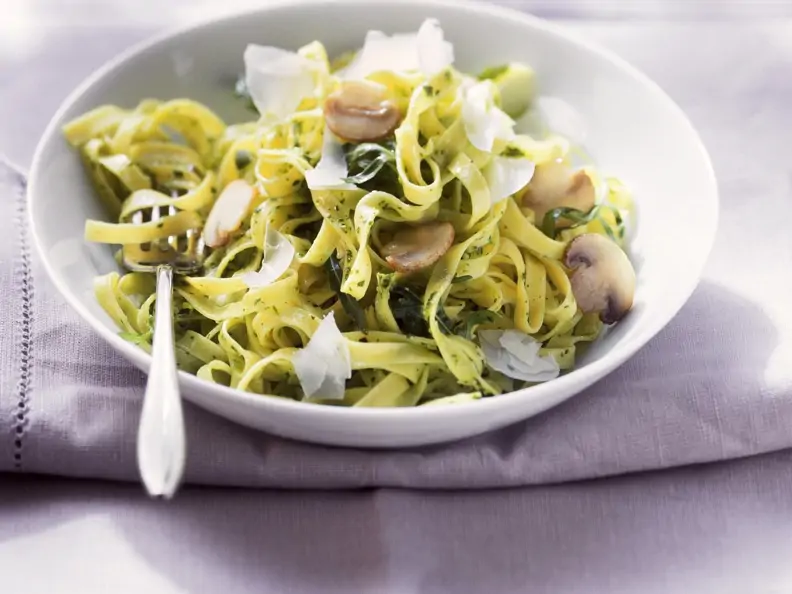 Tagliatelle mit Rucolapesto