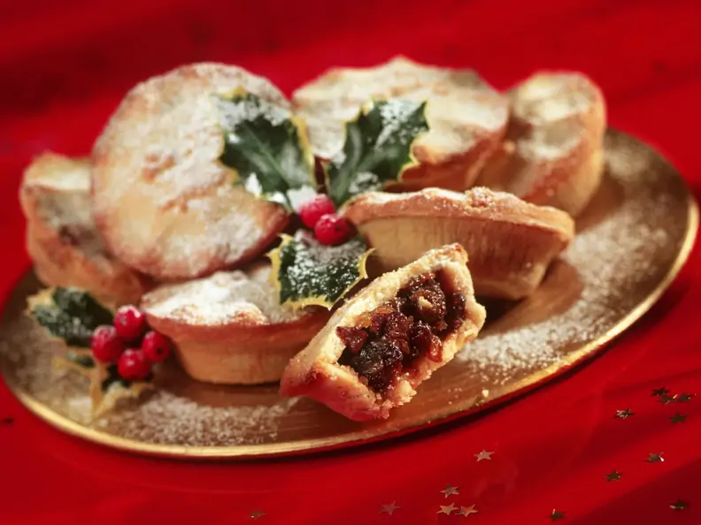 Britische Weihnachtsküchlein mit Trockenobst (Mince Pies)