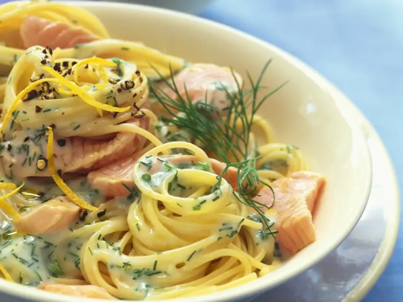 Spaghetti mit Lachs-Dill-Soße