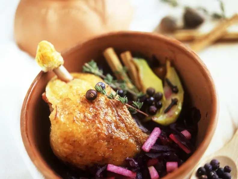 Entenschlegel mit Apfel-Blaukraut