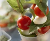Tomaten-Mozzarella-Spieße
