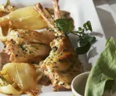 Geschmortes Kaninchen mit Kräutern dazu Paprika