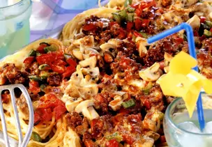 Gebackene Spaghetti mit Hackfleisch und Pilzen