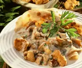 Kräutercrêpe mit Pfifferlingsoße
