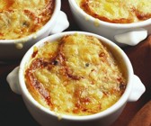 Überbackene Zwiebelsuppe