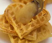 Kartoffelwaffeln mit Apfelmus