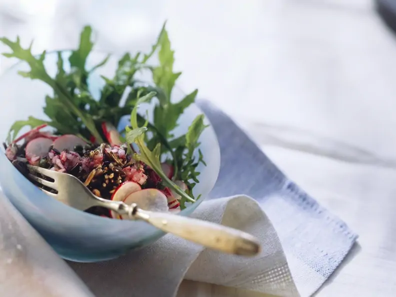Wildreis-Salat mit Radieschen und Ingwer