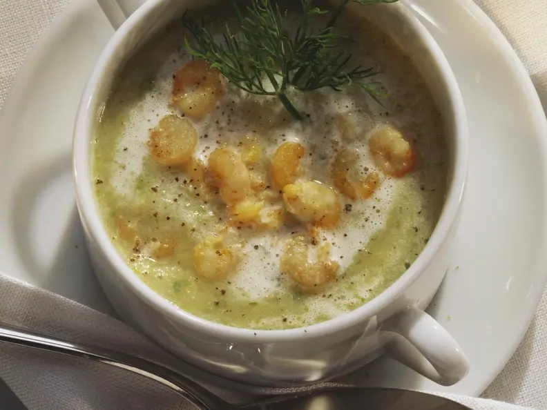 Kartoffelsuppe mit Nordseegarnelen