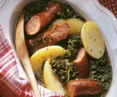 Grünkohl-Wurst-Eintopf mit Kartoffeln