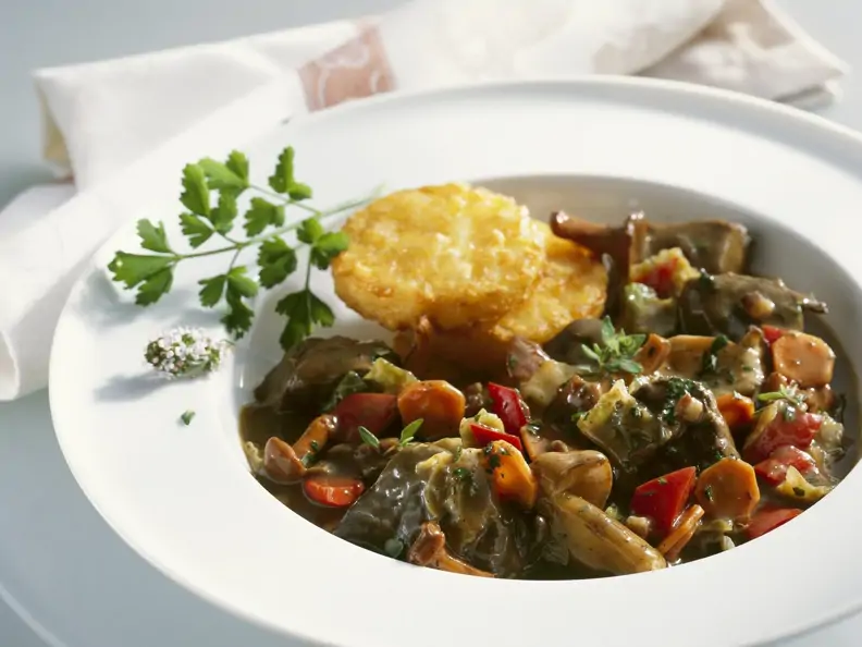 Ragout vom Hirsch mit Rösti
