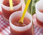 Drei-Früchte-Konfitüre (Erdbeer, Rhabarber, Orange)