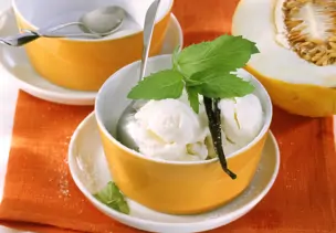 Quarkeis mit Honigmelone