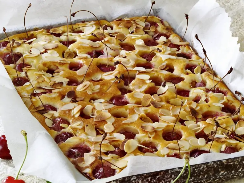 Kirschenkuchen mit Mandeln