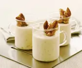 Mandelmousse mit Karamell-Mandeln