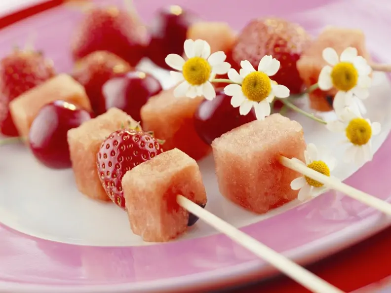 Rote-Obstspieße