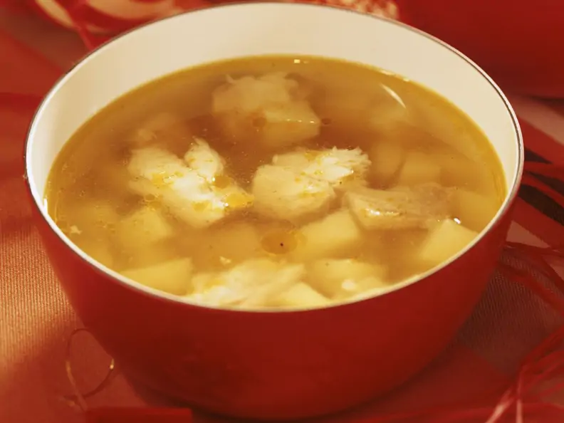 Weihnachtliche Fisch-Kartoffelsuppe