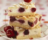 Streuselkuchen mit Kirschen-Quark