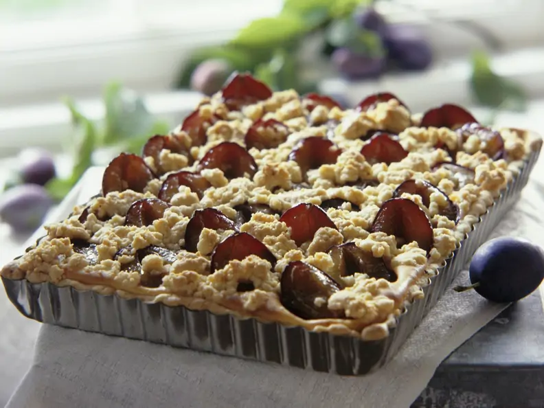 Käsekuchen mit Zwetschgen