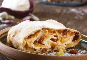 Apfelstrudel