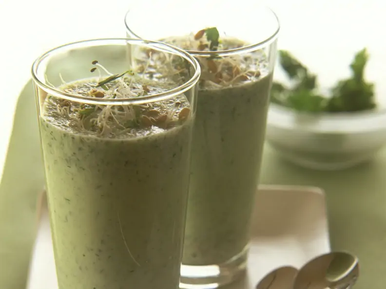 Kefir-Kräuter-Drink mit Sprossen