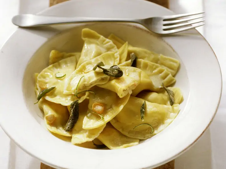 Ravioli mit Salbei