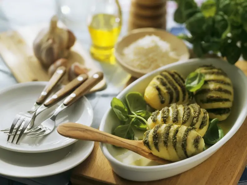 Fächerkartoffeln mit Pesto
