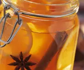 Orangengelee mit Papaya, Zimt und Sternanis
