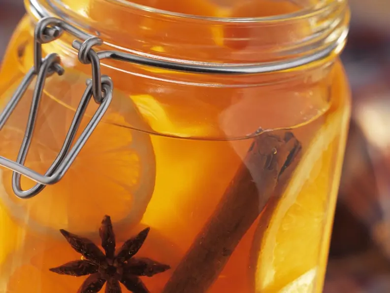 Orangengelee mit Papaya, Zimt und Sternanis