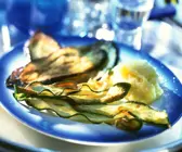 Frittierte Zucchini und Auberginenhobel mit Kartoffelbrei