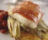 Kabeljaufilet mit Schinkenmantel und Reibekuchen