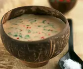 Kokossuppe mit Tamarinde, Koriander und Minze
