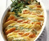 Kartoffel-Gemüse-Gratin mit Zucchini und Karotten