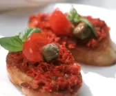 Bruschetta mit Kapern
