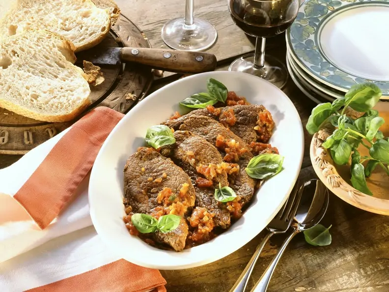 Rindersteaks mit Tomatensugo