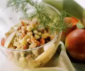 Heringssalat mit Kartoffeln, Speck und Apfel