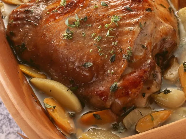 Schweinebraten aus dem Römertopf