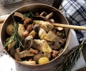 Herbstliche Pilzpfanne mit Speck