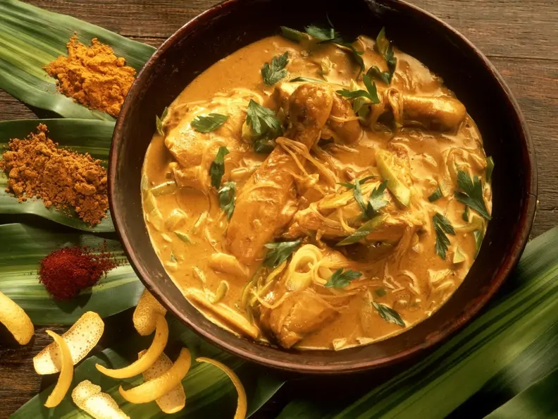 Hähnchen in asiatischer Currysoße