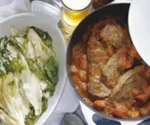 Ochsenfleisch mit geschmortem Endiviengemüse