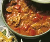 Lamm-Gulasch mit Polentaschnitten