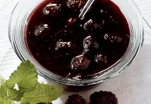 Brombeerkonfitüre mit Cassis