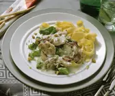 Putensteak mit Gorgonzolasauce und Nudeln