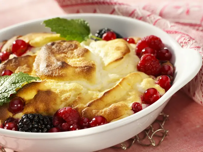 Mascarponeauflauf mit Beeren